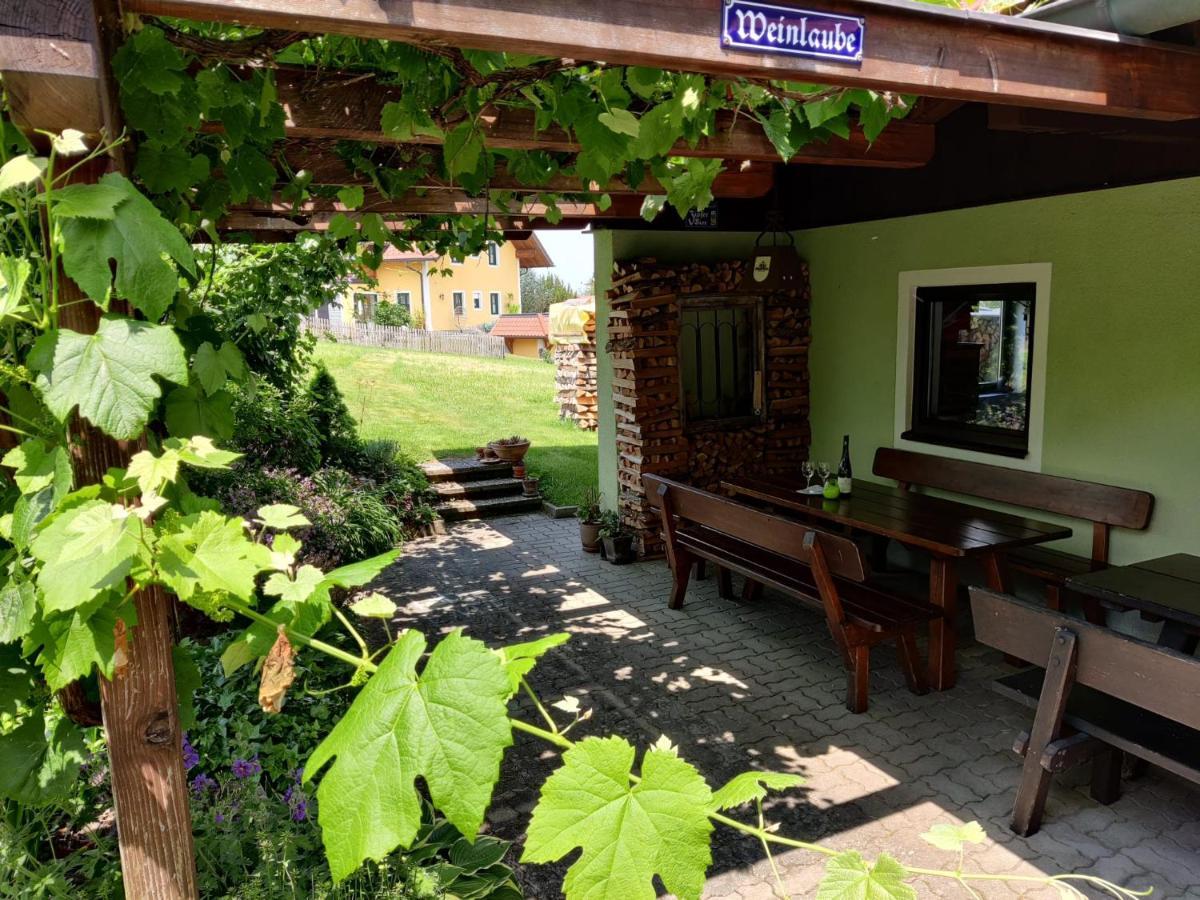 Pension Holzapfel Sankt Georgen im Attergau Exterior photo