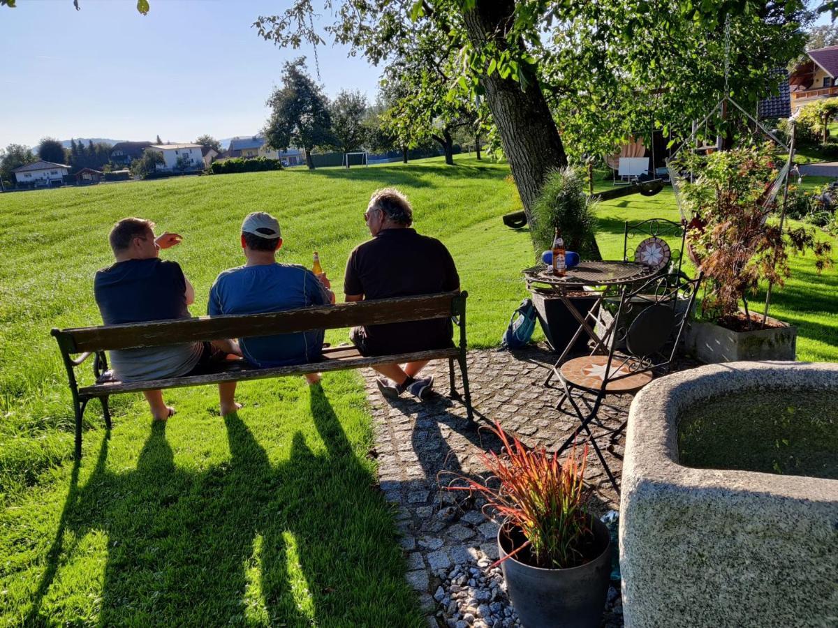 Pension Holzapfel Sankt Georgen im Attergau Exterior photo