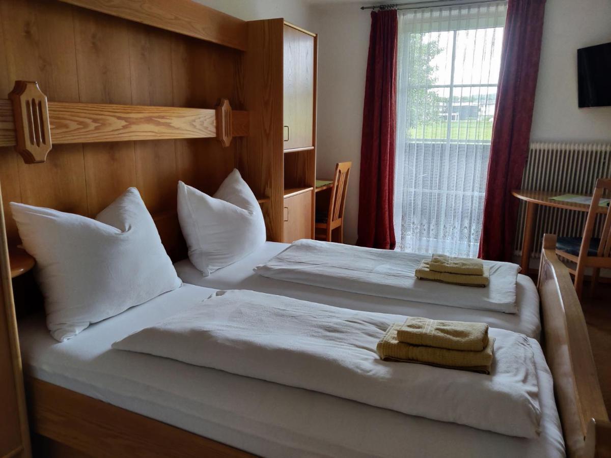 Pension Holzapfel Sankt Georgen im Attergau Exterior photo