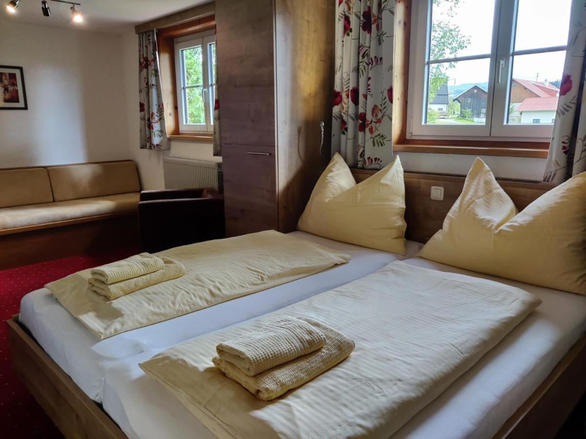 Pension Holzapfel Sankt Georgen im Attergau Exterior photo